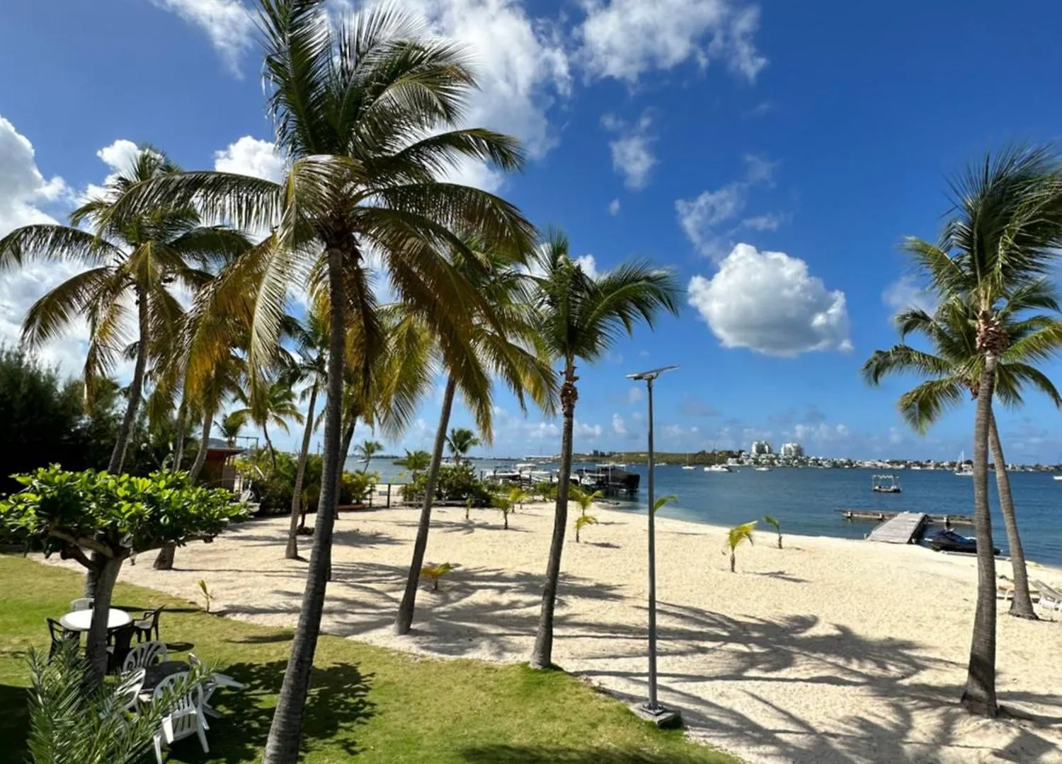 One Life Vue Lagon Sandy Ground 0*,  Sint Maarten